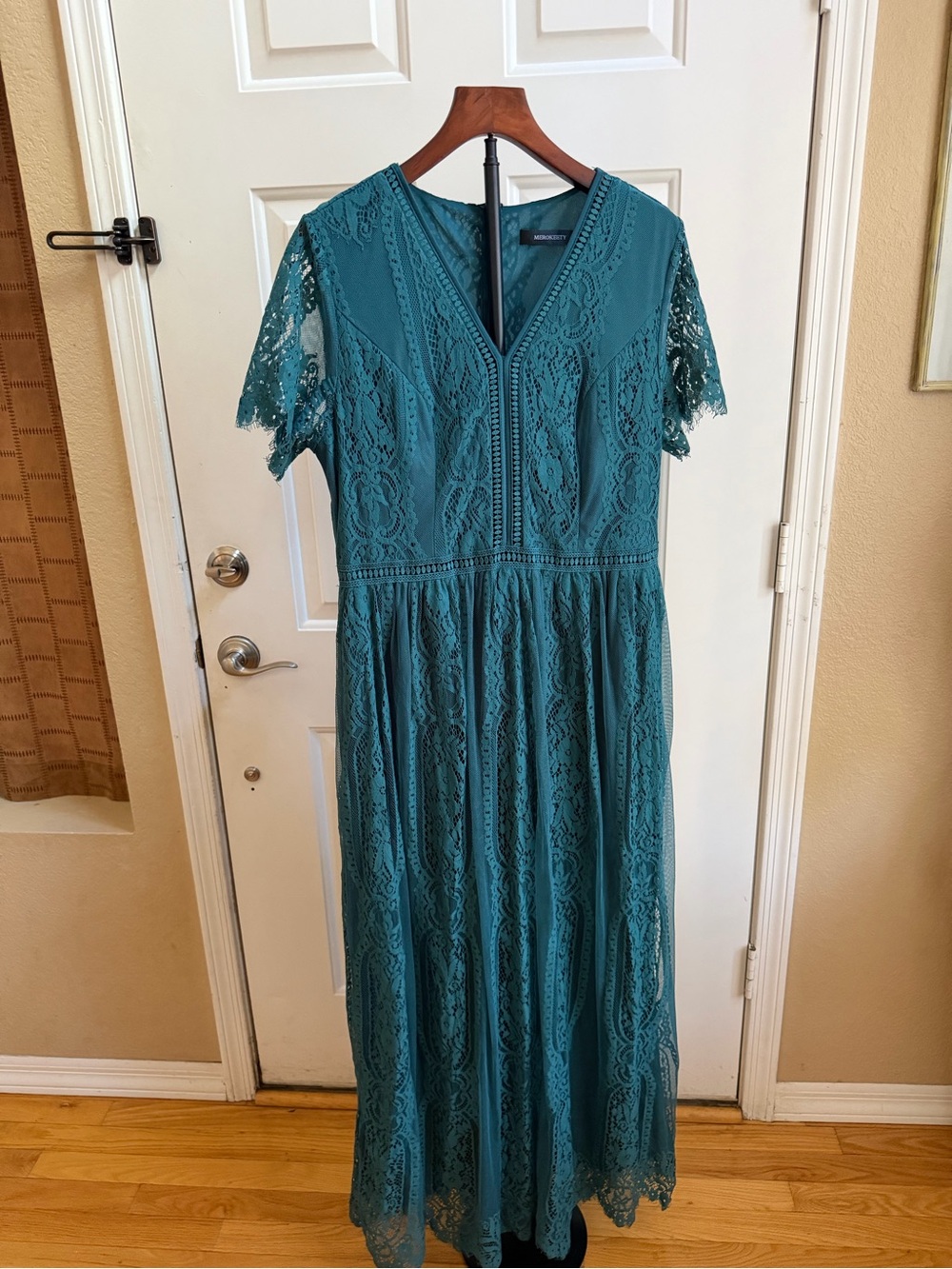 Elegant Teal Lace Maxi Dress with V-Neck - Women